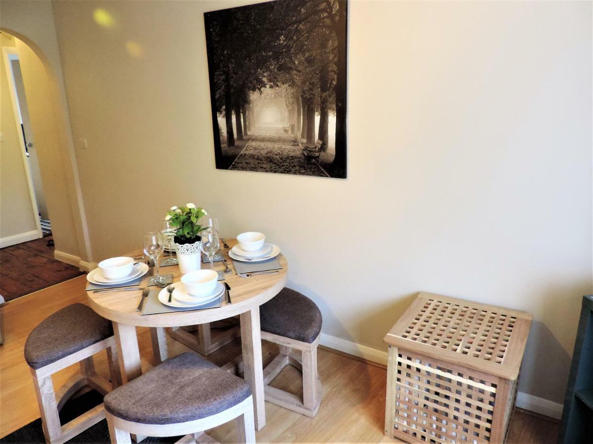 1 Bed Bagshot Pennyhill Accommodation Exterior photo